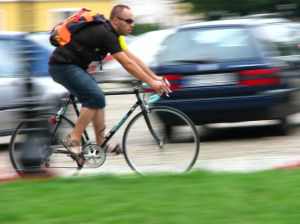 Man riding bike without helmet gets in an accident in Pinellas
