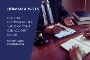 Floridian consults with a PI attorney to determine the value of his car accident claim.